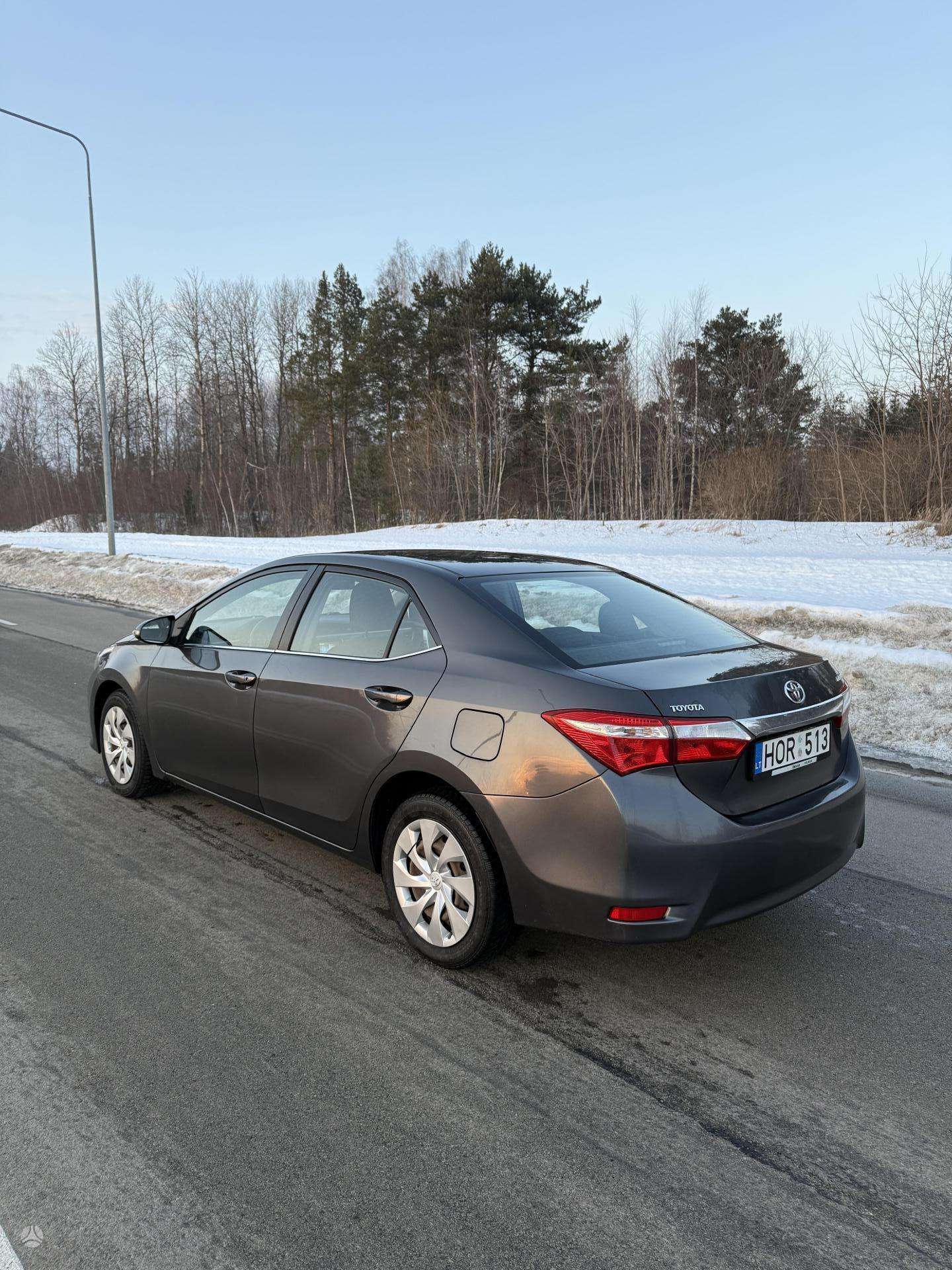 2015 Toyota Corolla - used vehicle for export — photo 2 of 4